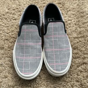 Vans slip on shoes size 9